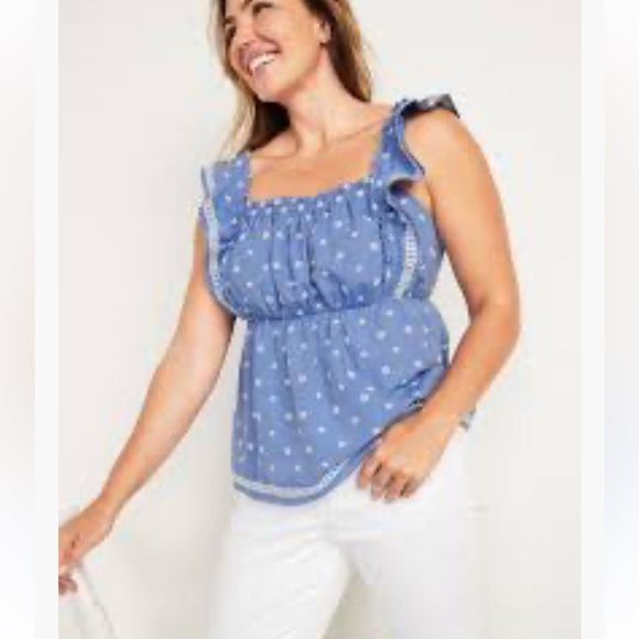 Old navy embroidered floral top medium - Picture 2 of 5